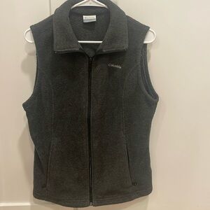 Columbia Women’s Benton Springs Vest, charcoal heather, size large